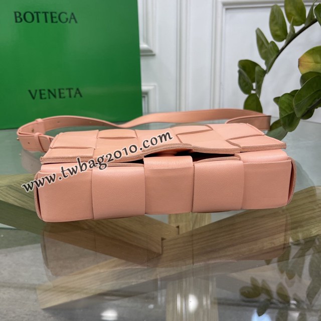 Bottega veneta高端女包 KF0017 寶緹嘉Cassette肩背女包 BV新款放大編織斜挎包  gxz1384